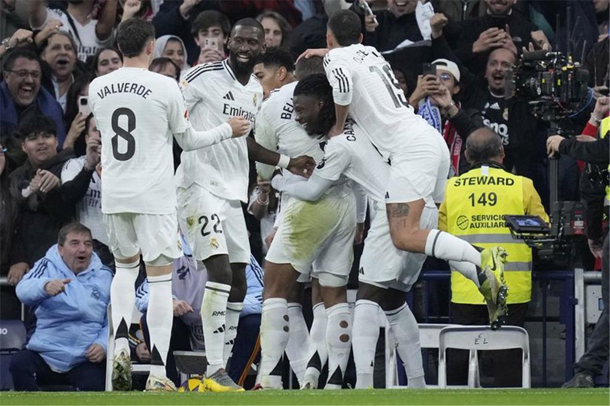 ليلة ملكية في البرنابيو ريال مدريد يسحق سوسيداد ويخطف الصدارة